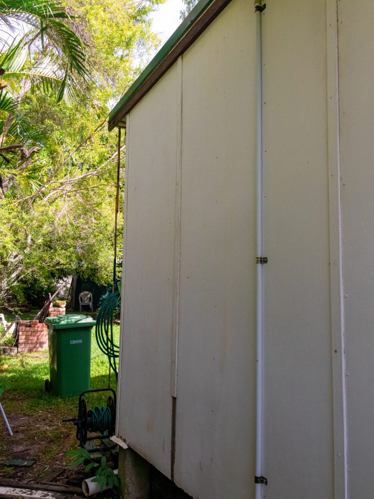 Pressure Cleaning - clean wall