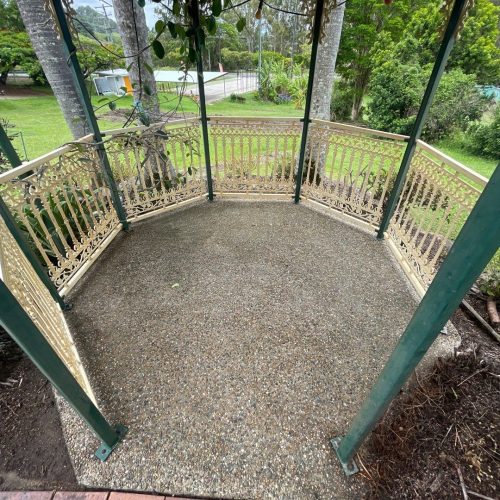 pressure cleaning Brisbane - clean patio area