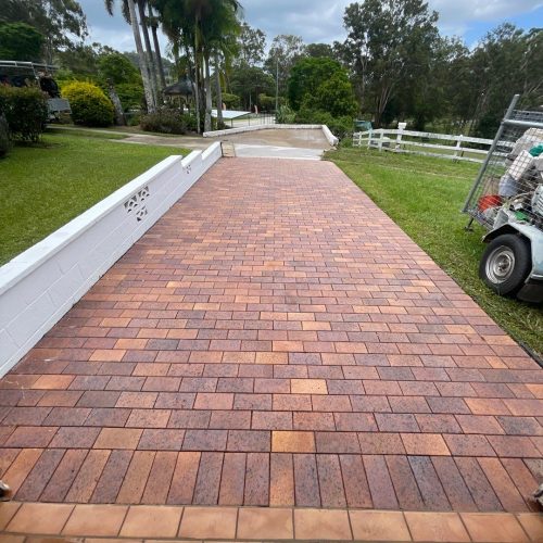 pressure cleaning Brisbane - clean brick driveway